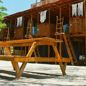 https://skycamp-camping-holbox.quintano-roohotels.com